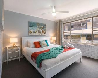 Family, Romance, Fun on Kings Beach - Caloundra - Bedroom
