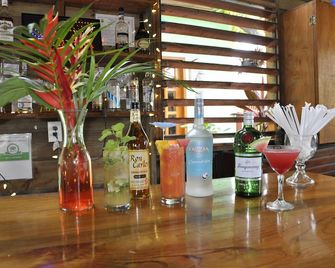 West Bay Lodge And Spa - West Bay - Bar