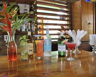 West Bay Lodge - West Bay - Bar