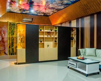 Hotel Qubah 9 Kendari - Kendari - Lobby