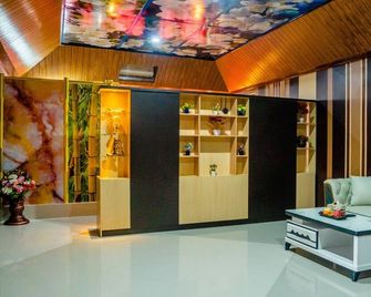 Hotel Qubah 9 Kendari - Kendari - Lobby