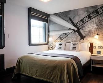 The Wellington Hotel - London - Phòng ngủ