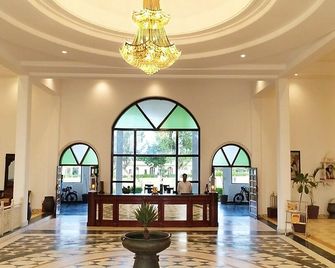 Sara Vilas Mandawa - Mandāwa - Front desk