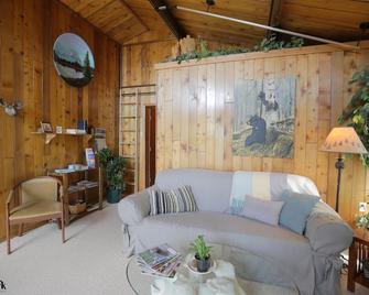 Jewel Lake Bed and Breakfast - Anchorage - Sala de estar