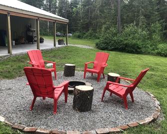 Pet Friendly and Close to Silverwood - Hayden - Patio