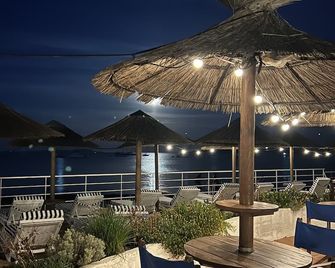 Hotel La Potiniere - Єр