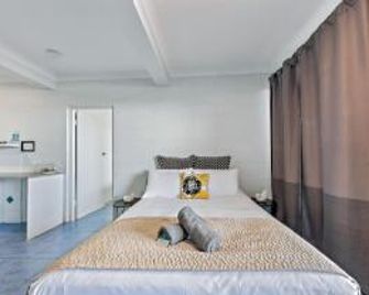 Airlie Sun & Sand Accommodation - Airlie Beach - Camera da letto