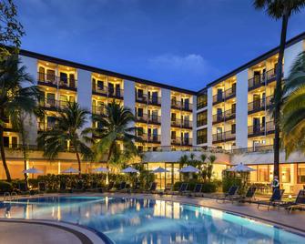 Ibis Phuket Patong (Sha Plus+) - Patong - Building