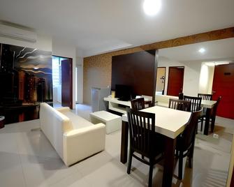 High Point Surabaya - Surabaya - Dining room