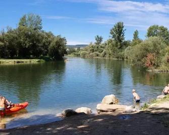 Campsite Le Moulin - Cabane du Jura 3 Rooms 5 People Air-conditioned - Pont-de-Poitte