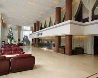 Renhe Good East Hotel - Cantón - Lobby
