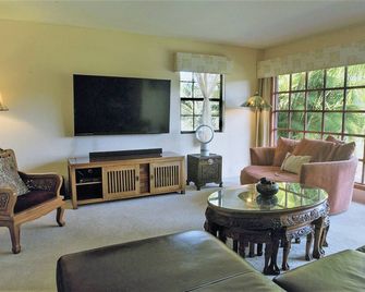 The Inn at Kulaniapia Falls - Hilo - Sala de estar