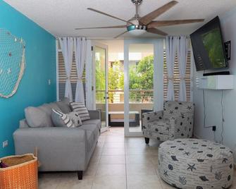 Coqui Beach Home, Paseo del Faro Combate - Cabo Rojo - Sala de estar