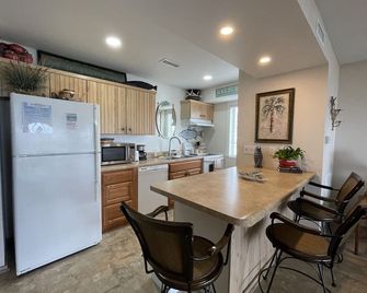 Starfish Is An End Unit With Beautiful Views Of The Pamlico Sound! - 해터러스 - 주방