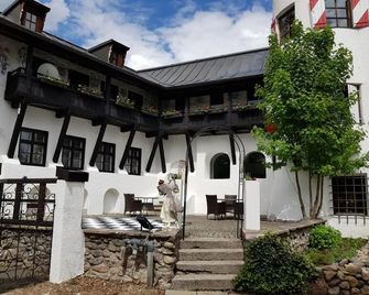 Family Hotel Schloss Rosenegg - Fieberbrunn - Building