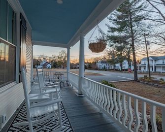 The Bagley House: built in 1911 - Blackstone - Balcony