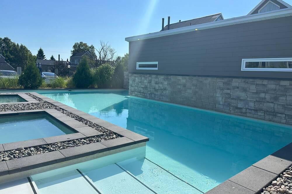 كوندوس فاكانسيس إو ي كوندو - بيوبري - حوض السباحة