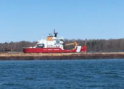 Ranch style, waterfront property! Great for boat watchers. Freighters galore! - Sault Ste. Marie - Outdoors view