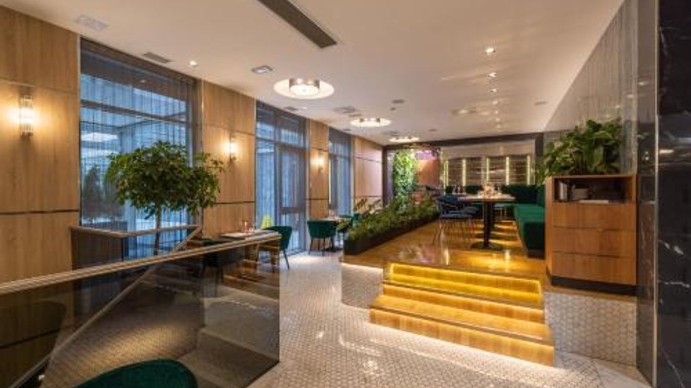 Silver Crown Hotel And Residence