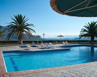 Chrissa Camping Rooms & Bungalows - Delphi - Havuz