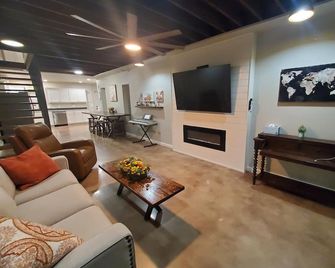 Perfect Home Base For Your Family Adventure! - Owasso - Wohnzimmer