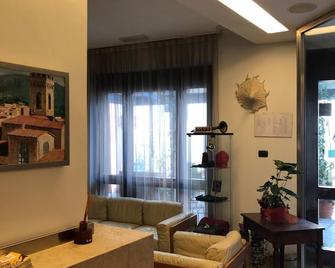 Hotel Italia - Foligno - Living room