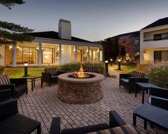 Courtyard by Marriott Detroit Southfield - Southfield - Patio