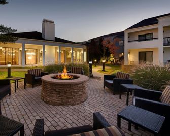 Courtyard by Marriott Detroit Southfield - Southfield - Patio