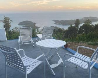 Bluewater Cottage with amazing Ocean views. Cozy and romantic. Work & play here. - Saint Thomas Island - Pátio