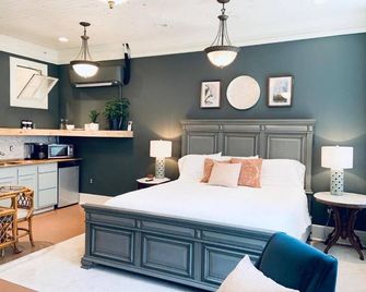 Remedies Inn - Sweetwater