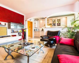 Ferienwohnung Köln Messenähe - Köln - Wohnzimmer