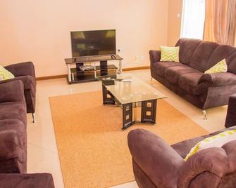 Ndeke Apartments Mufulira - Mufulira - Sala de estar