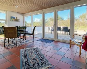 Holiday Home Justine - 600m from the sea in NW Jutland by Interhome - Fjerritslev - Dining room