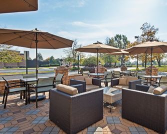 Holiday Inn Harrisburg East By IHG - Middletown - Innenhof