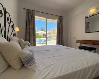 Nicki Resort Cozy Flat Pool View - Polis Chrysochous - Bedroom
