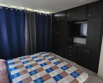 Quiet and cozy apartment: 2 bedrooms 2 bathrooms and balcony. - Panama Stadt - Schlafzimmer