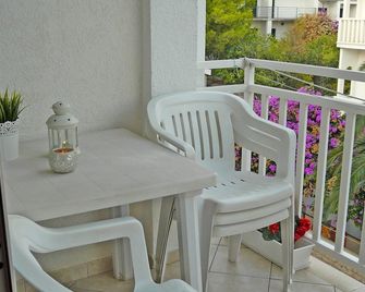 One bedroom apartment with balcony and sea view Drvenik Donja vala, Makarska (A-6756-a) - Gradac - Balcon