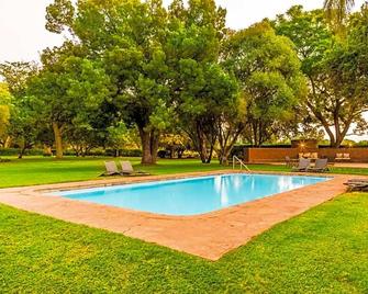Sondela Nature Reserve & Spa Country House - Bela-Bela - Pool