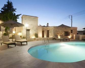 Ktima 1937 Kannides - Dhrousha - Pool