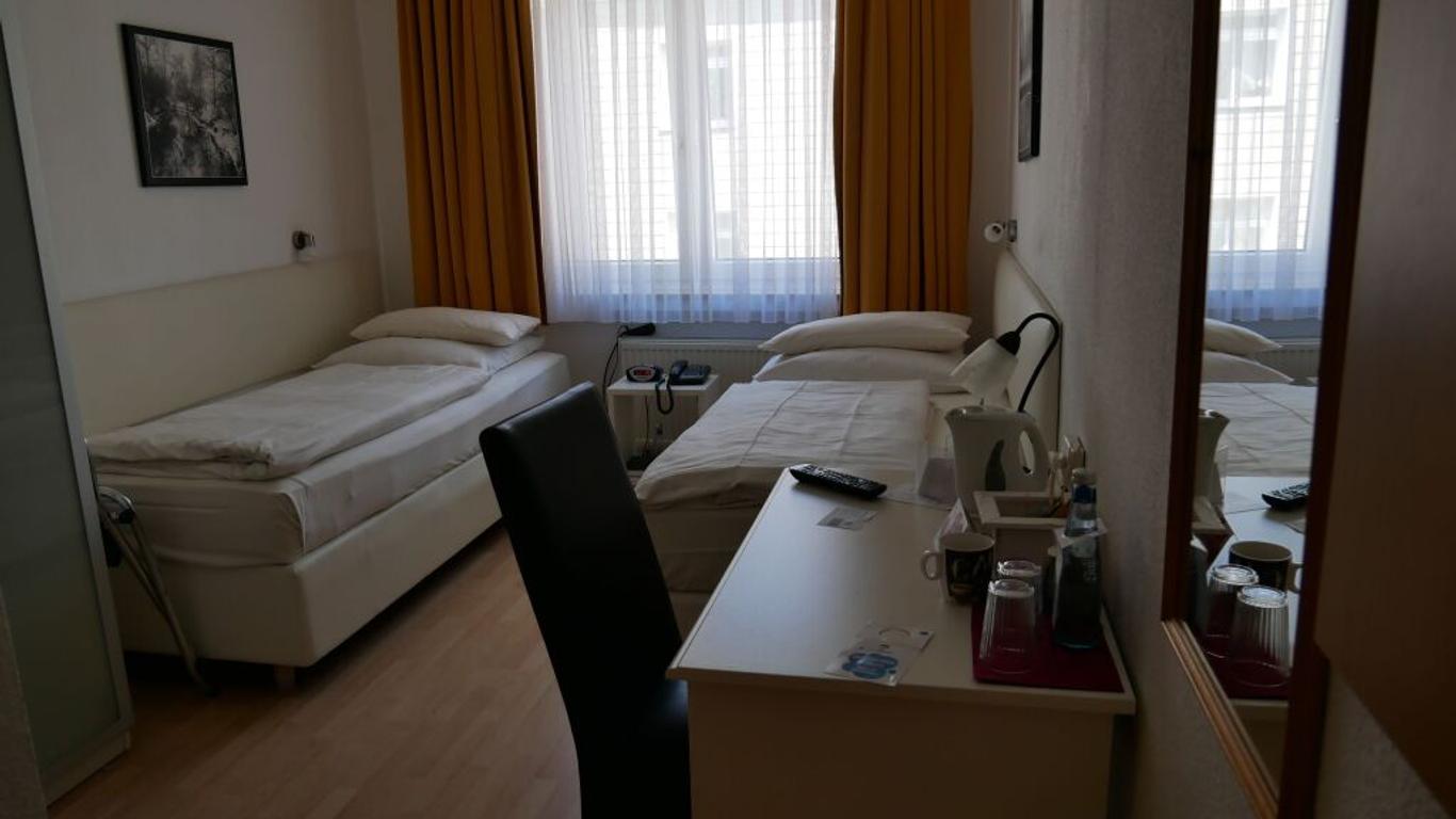 Stadt-Gut-Hotel Rheinischer Hof
