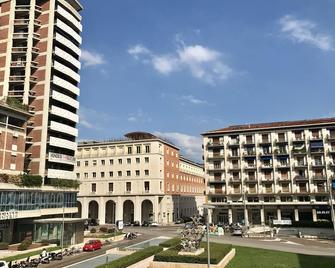 Simoni 10 - Verona - Building