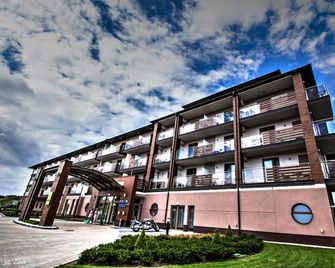 Mineral Hotel Malinowy Raj - Solec-Zdrój - Edificio