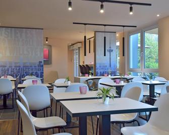 B&B Hotel Köln-West - קלן - מסעדה