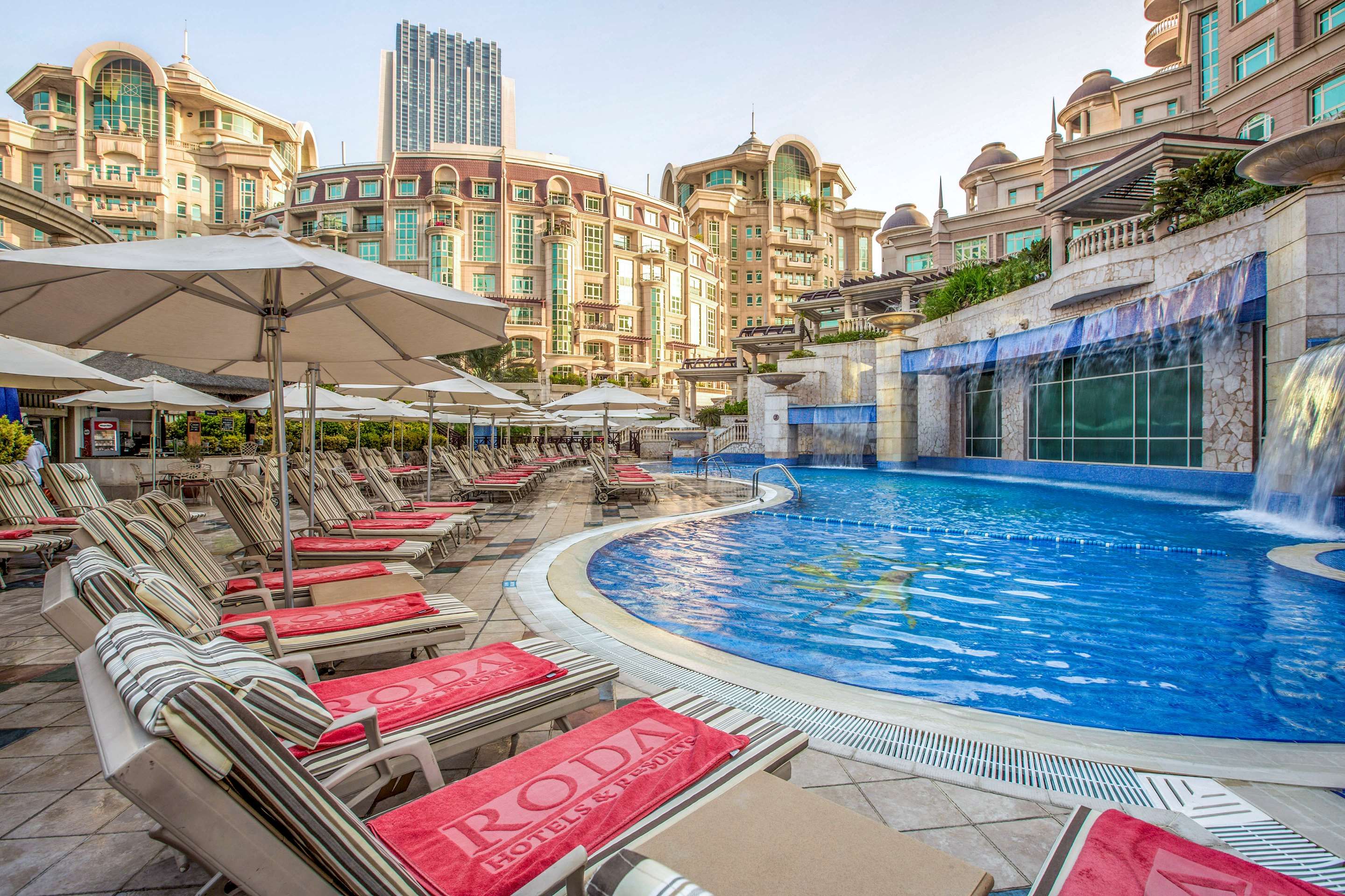 Roda Al Murooj Residences - Dubai - Pool