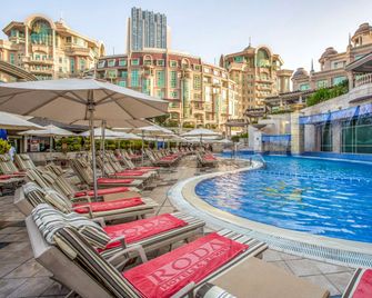 Roda Al Murooj Residences - Dubai - Pool