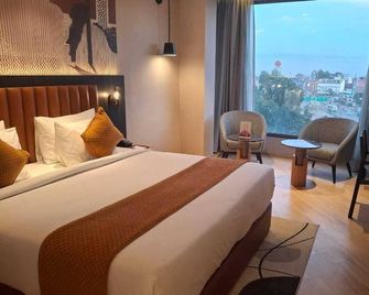 Ramada Encore by Wyndham Chandigarh Zirakpur - Zerakpur