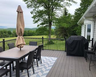 Mountain View Getaway - West Cornwall - Balkon