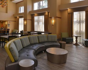 Hampton Inn & Suites Bakersfield North-Airport - Bakersfield - Lounge
