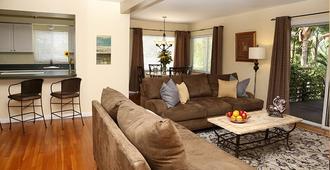 The Cabanas Guesthouse & Spa - Gay Men's Resort - Fort Lauderdale - Living room