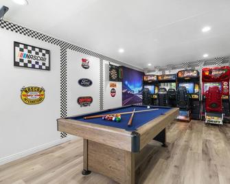 Gamers Getaway: Arcade, Theater, Racing, And More! - Stanton - Property amenity